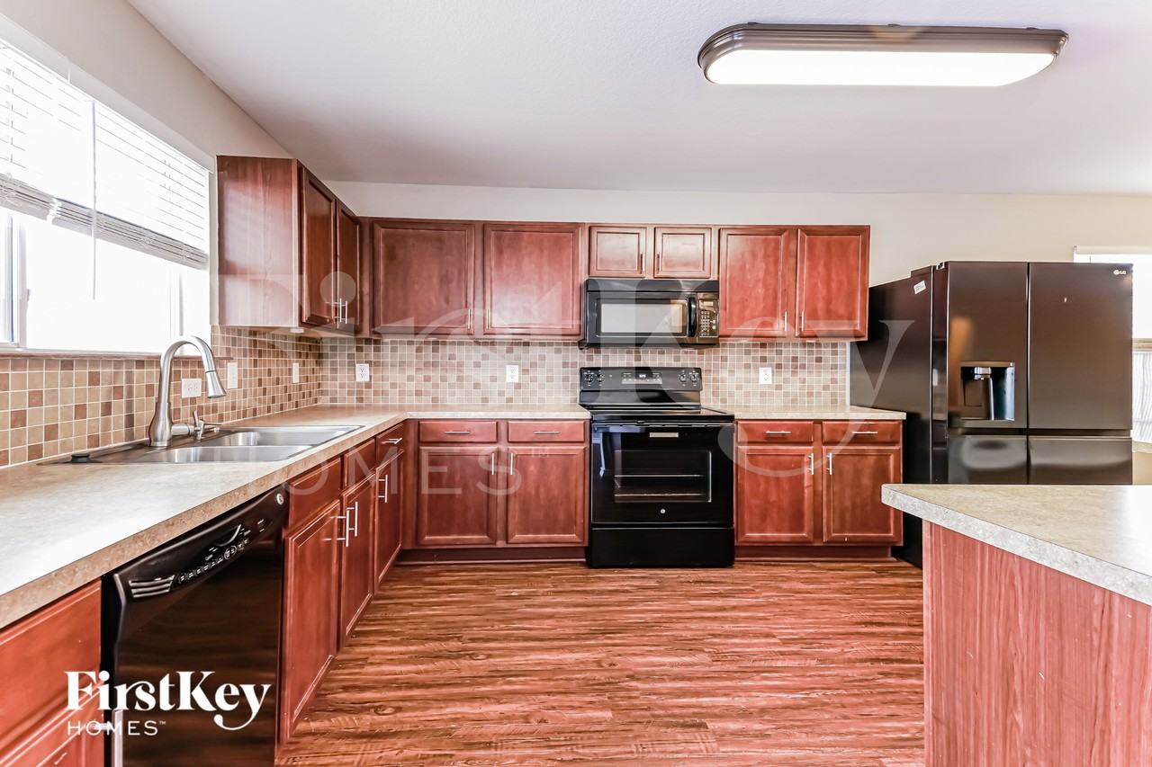 229 Silver Spur Dr - Photo 6 of 17