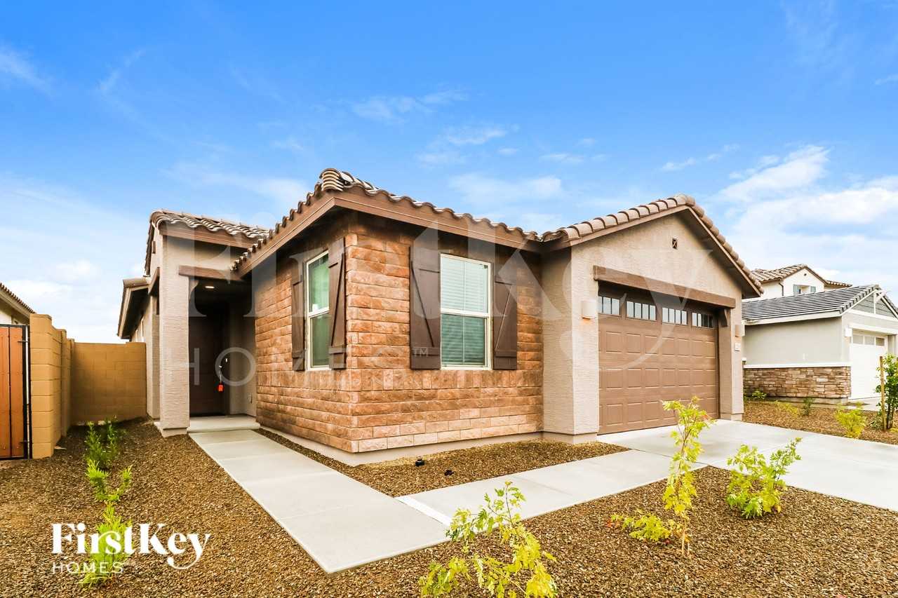 12516 W Kaler Dr - Photo 2 of 15
