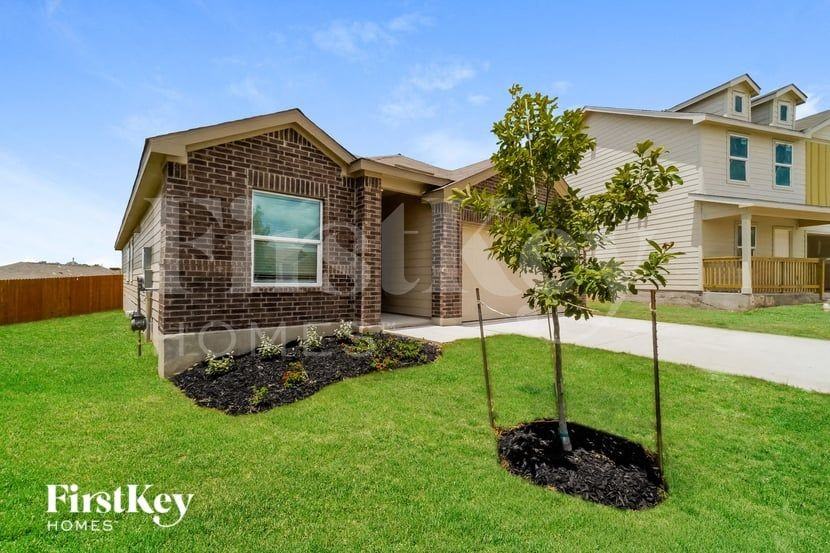 13003 Rosemary Cv - Photo 2 of 15