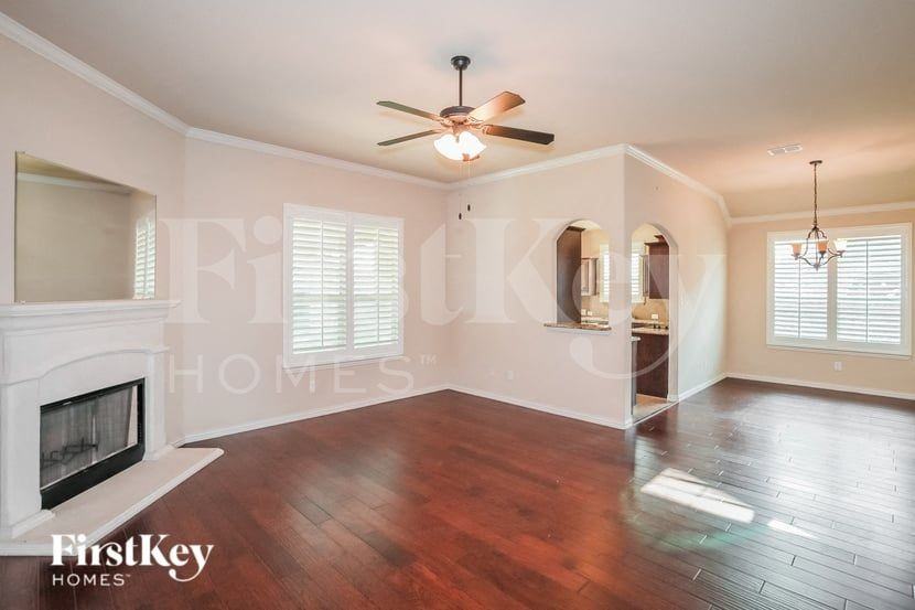 1629 Signature Dr - Photo 2 of 15