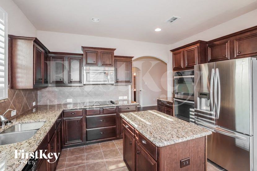 1629 Signature Dr - Photo 6 of 15