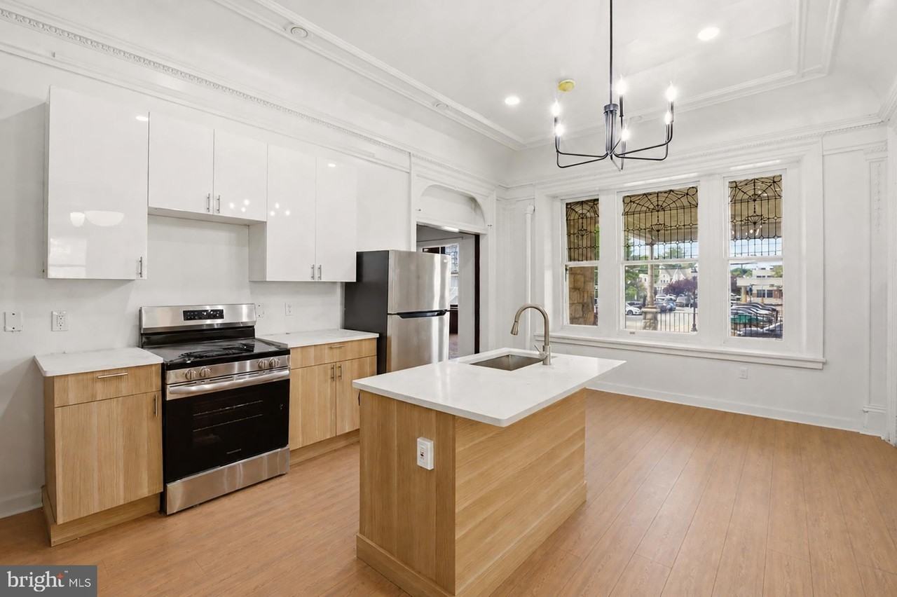 6012 Ridge Ave #1