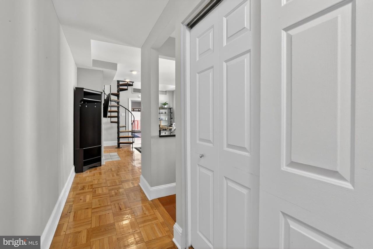 1714 Wallace St #5 - Photo 4 of 27