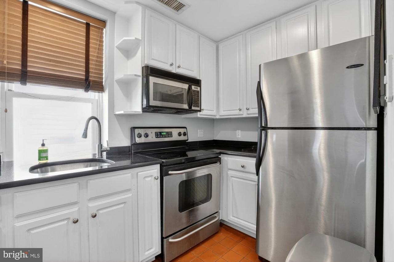 1714 Wallace St #5 - Photo 6 of 27