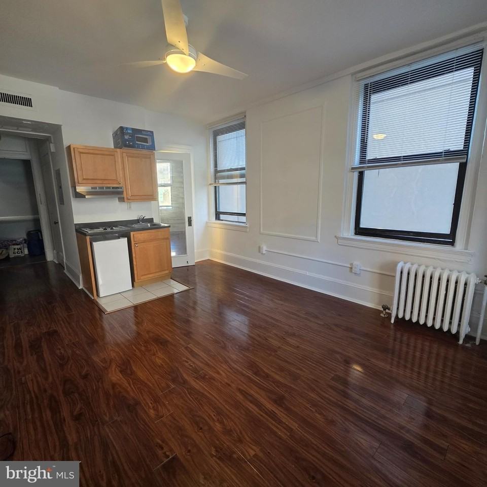 1324 Locust St #412 - Photo 4 of 20