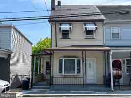 featured image of 313 Valley St