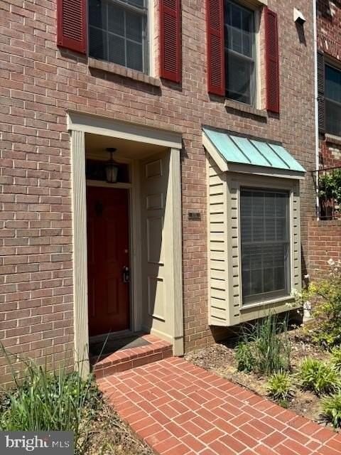 870 N Jackson St - Photo 2 of 3