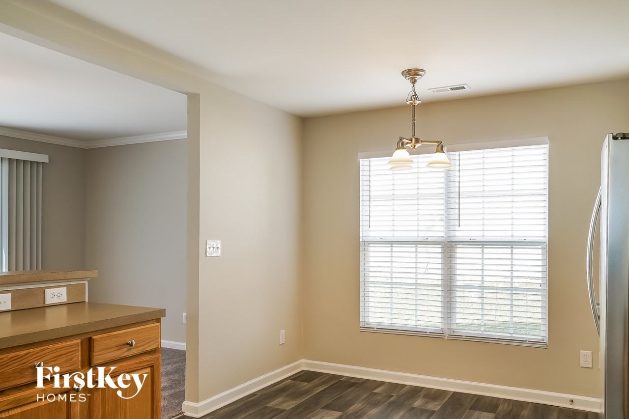 5048 Babbling Brook Dr - Photo 6 of 15