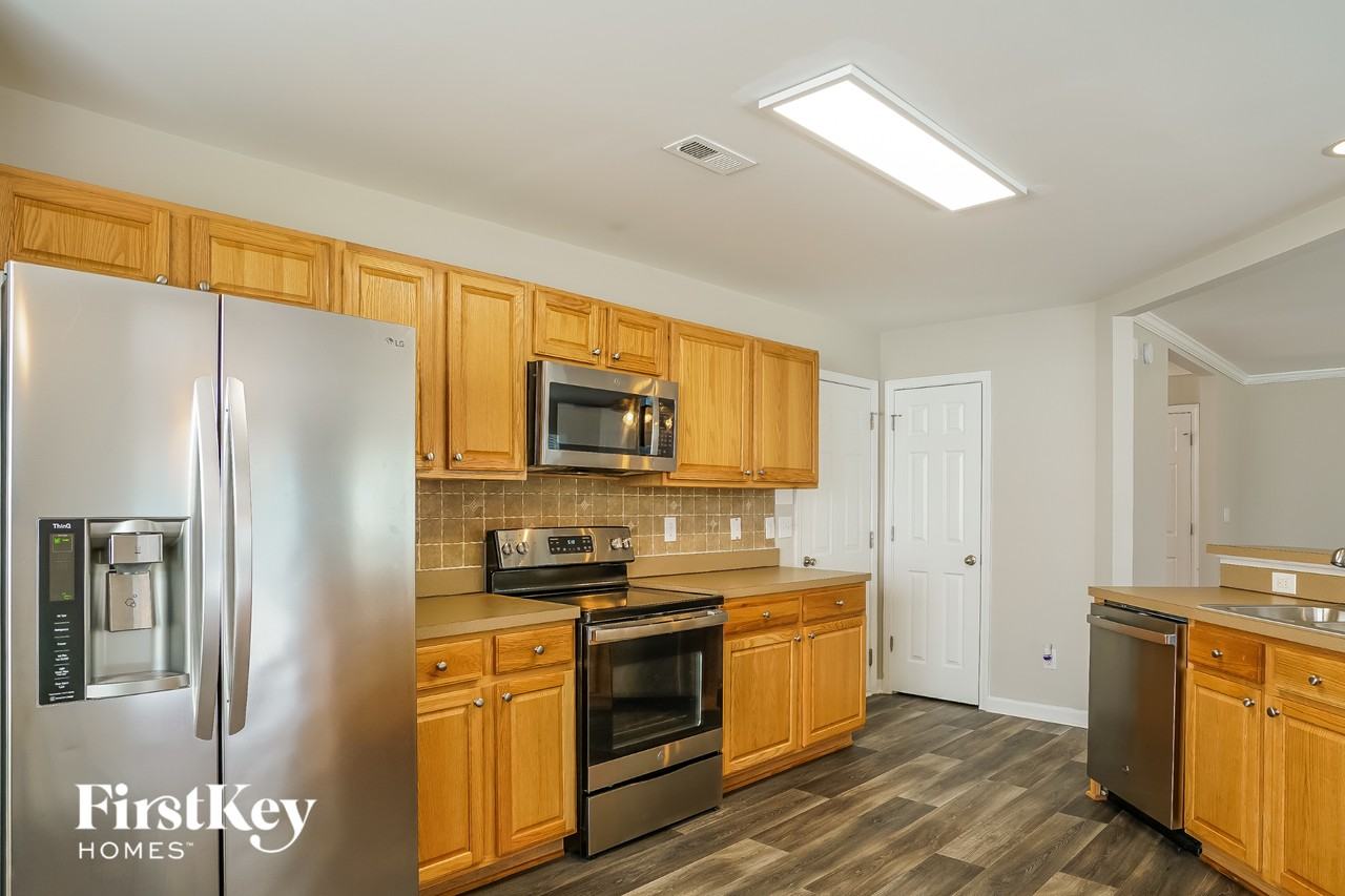 5048 Babbling Brook Dr - Photo 7 of 15