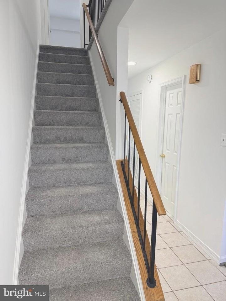 7291 Hillary St - Photo 4 of 33