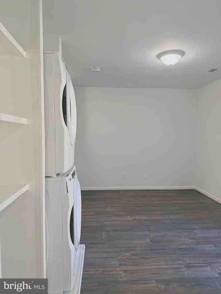 7291 Hillary St - Photo 6 of 33