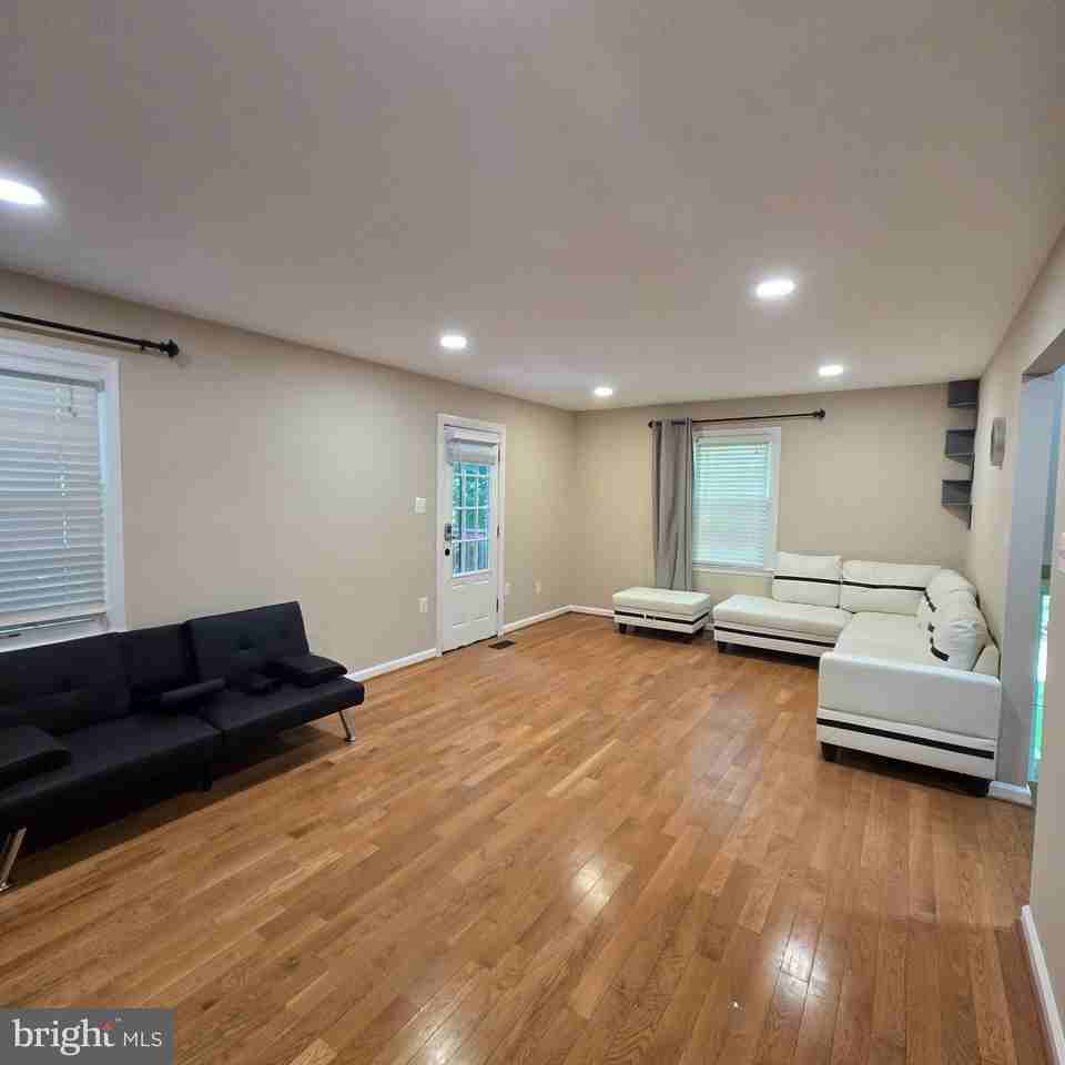 5676 Kirkham Ct - Photo 3 of 27