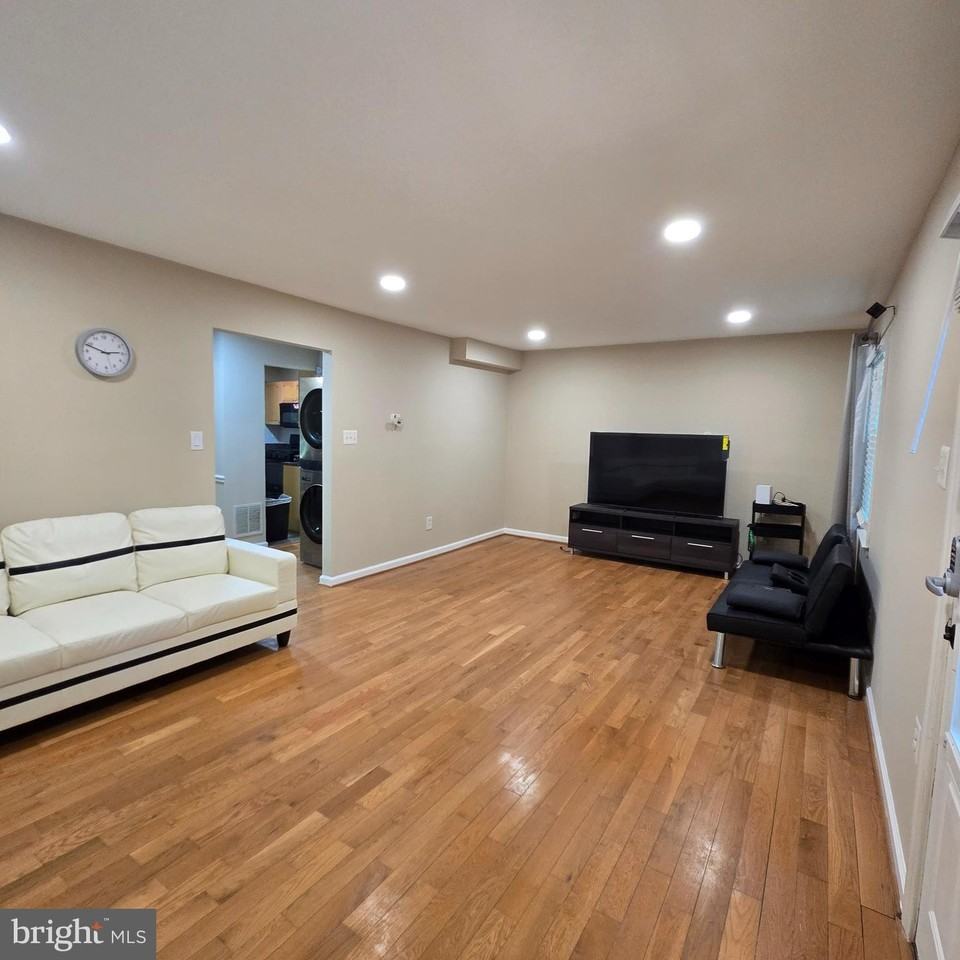 5676 Kirkham Ct - Photo 5 of 27