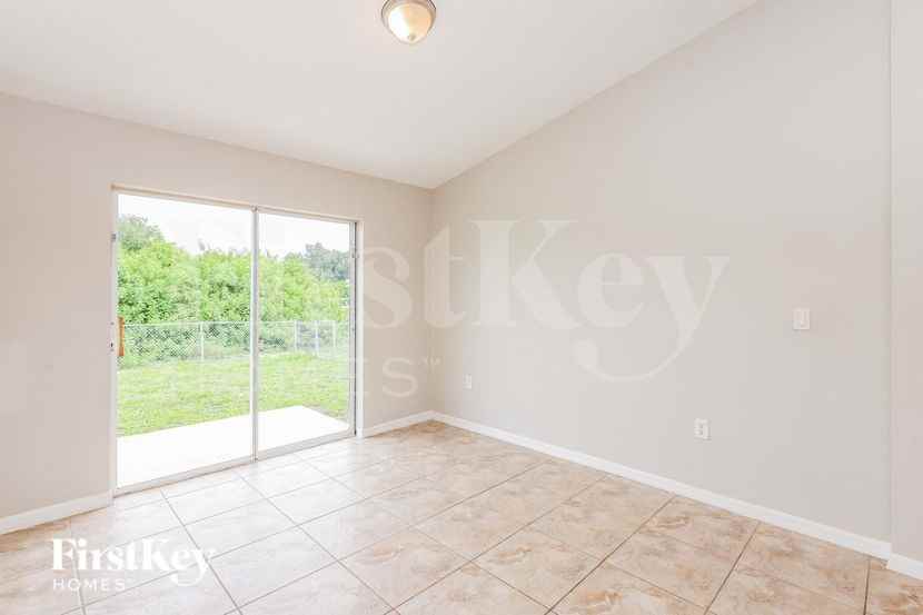 2700 46th St Sw - Photo 4 of 16