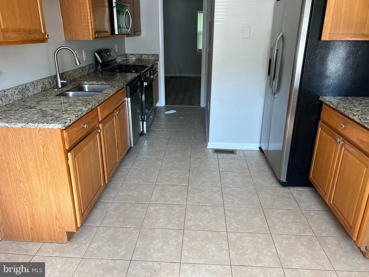 14866 Dorian Dr - Photo 5 of 28