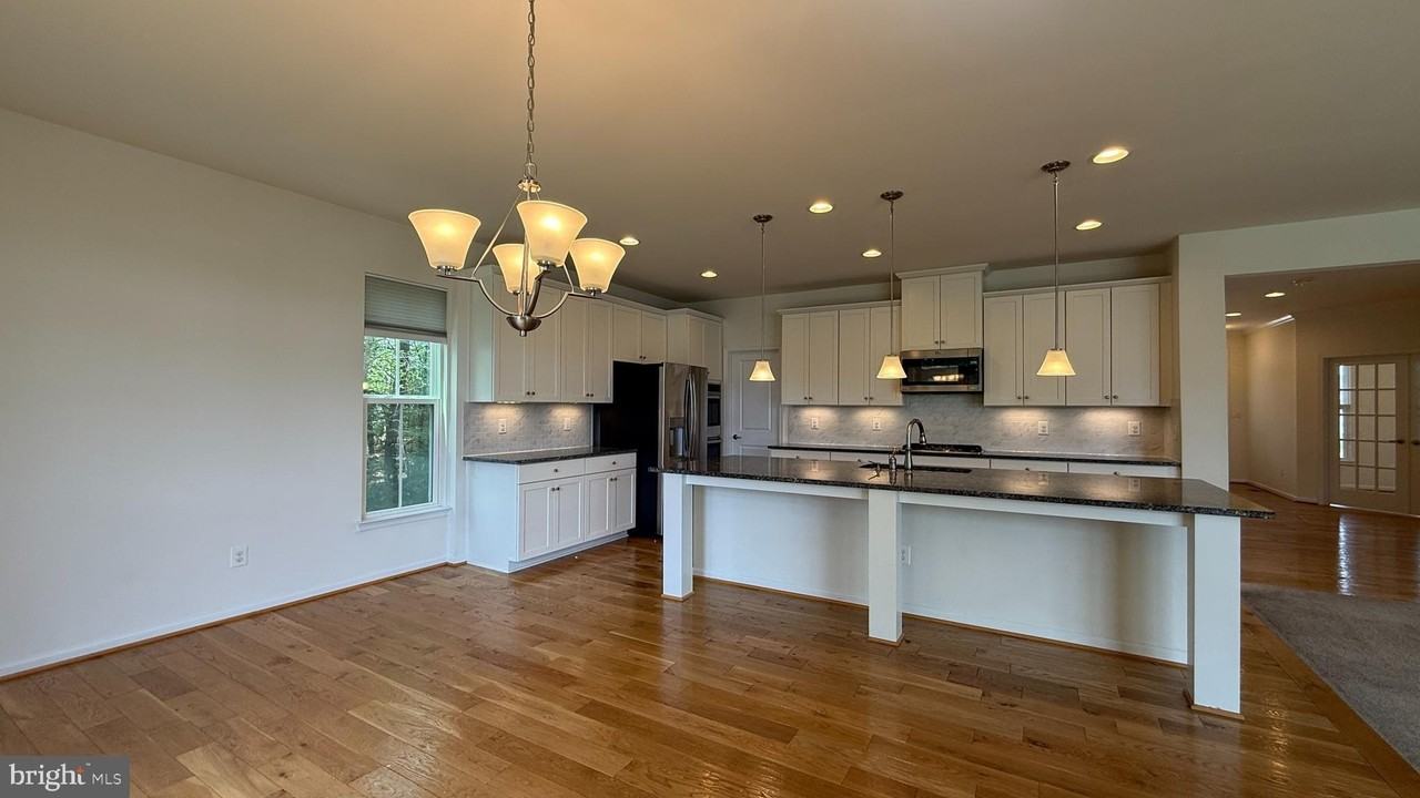12421 Mays Quarter Rd - Photo 3 of 30