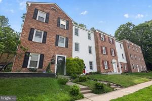 featured image of 2925 Wythe Ct