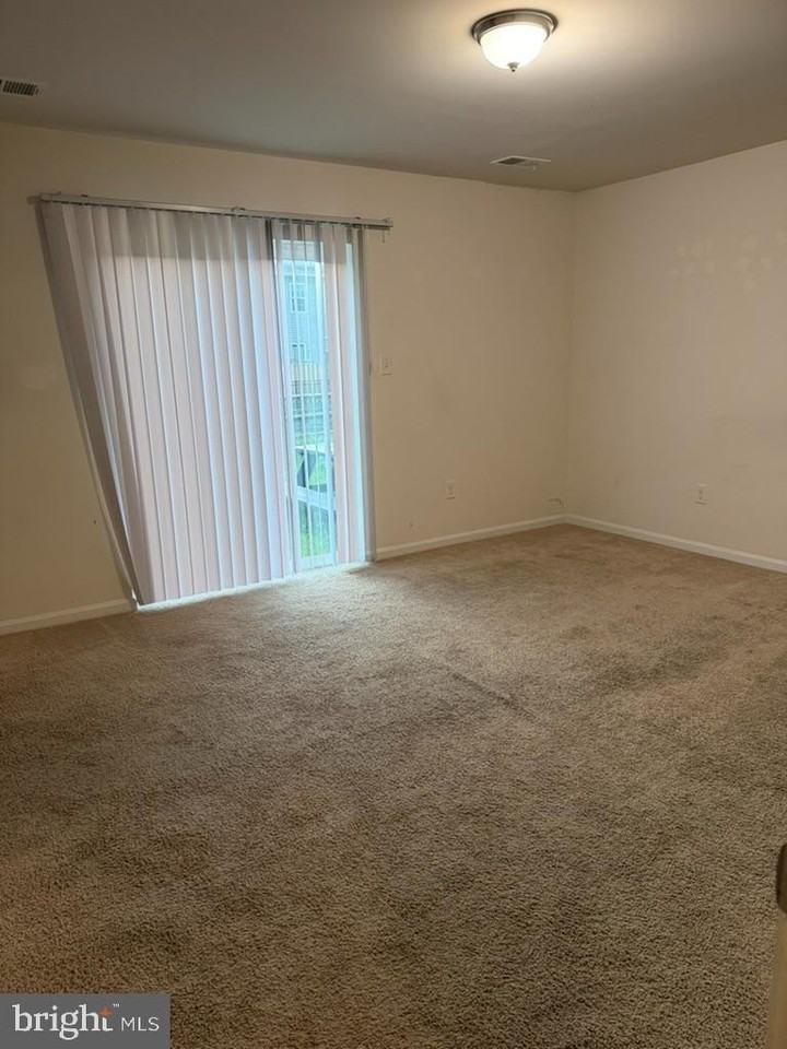 293 Magellan Dr - Photo 4 of 20
