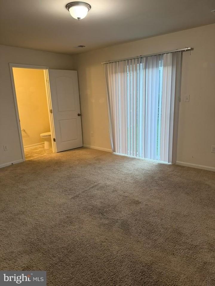 293 Magellan Dr - Photo 5 of 20