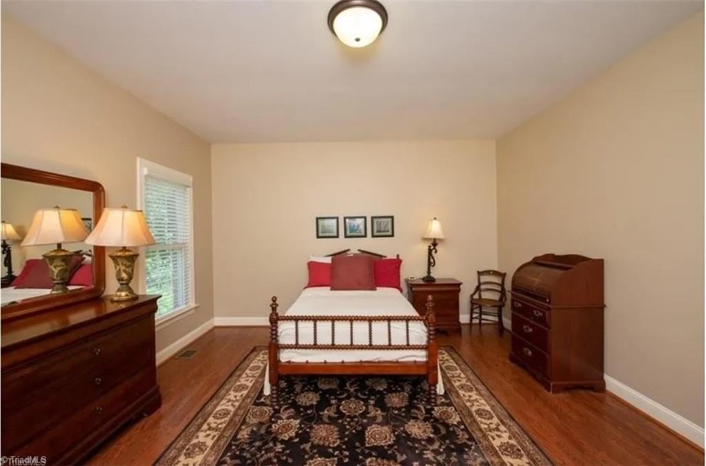 123 Pleasant Dr - Photo 5 of 15