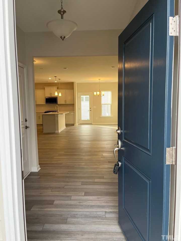 1406 Smoky Mountains St - Photo 5 of 31