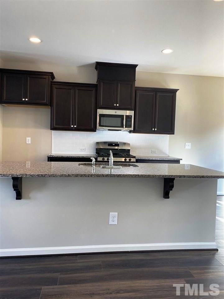 1015 Larabee Ln - Photo 3 of 19