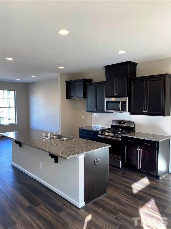 1015 Larabee Ln - Photo 6 of 19