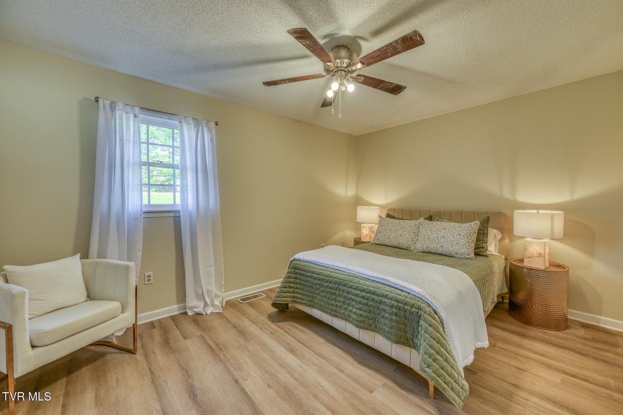 124 Oakcrest Cir - Photo 7 of 16