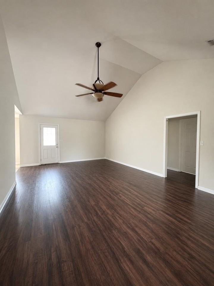 4001 Conway Cir - Photo 2 of 14