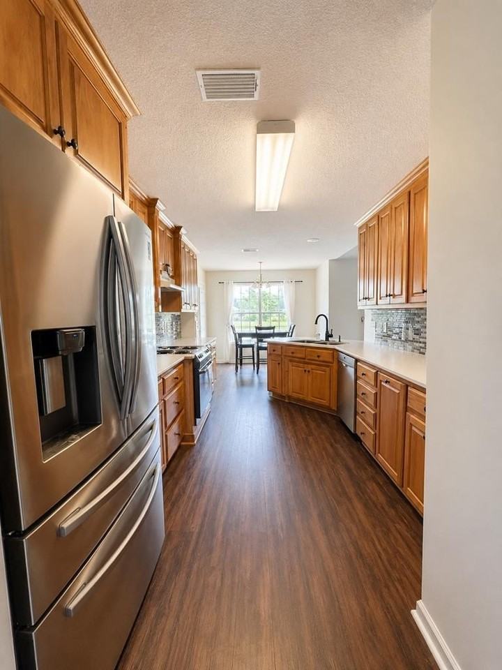 4001 Conway Cir - Photo 3 of 14