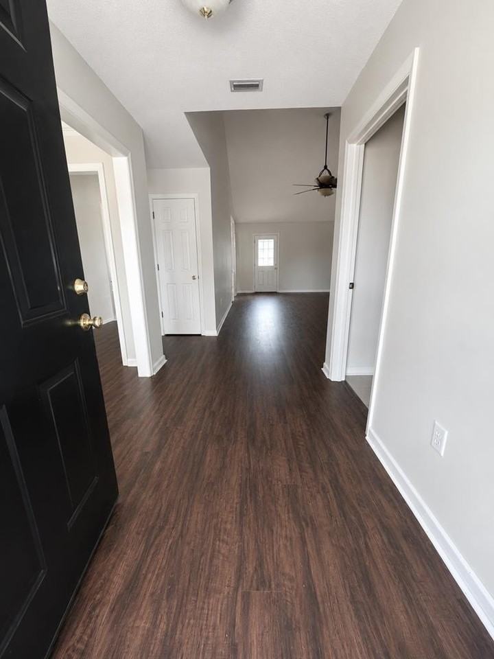 4001 Conway Cir - Photo 5 of 14