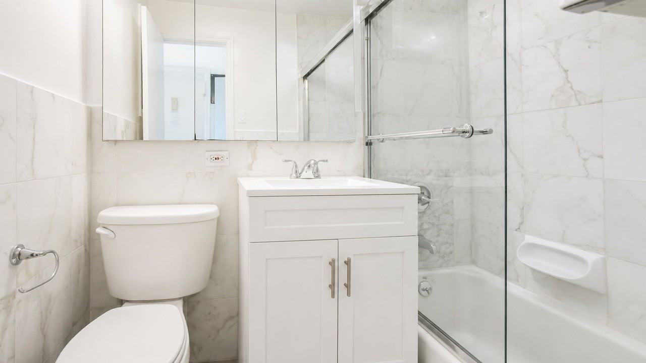241 E 46th St #4DD - Photo 5 of 5