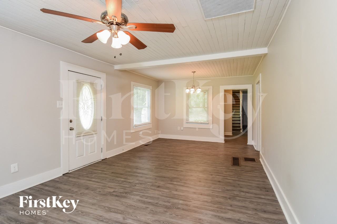 5664 Perk St - Photo 4 of 15