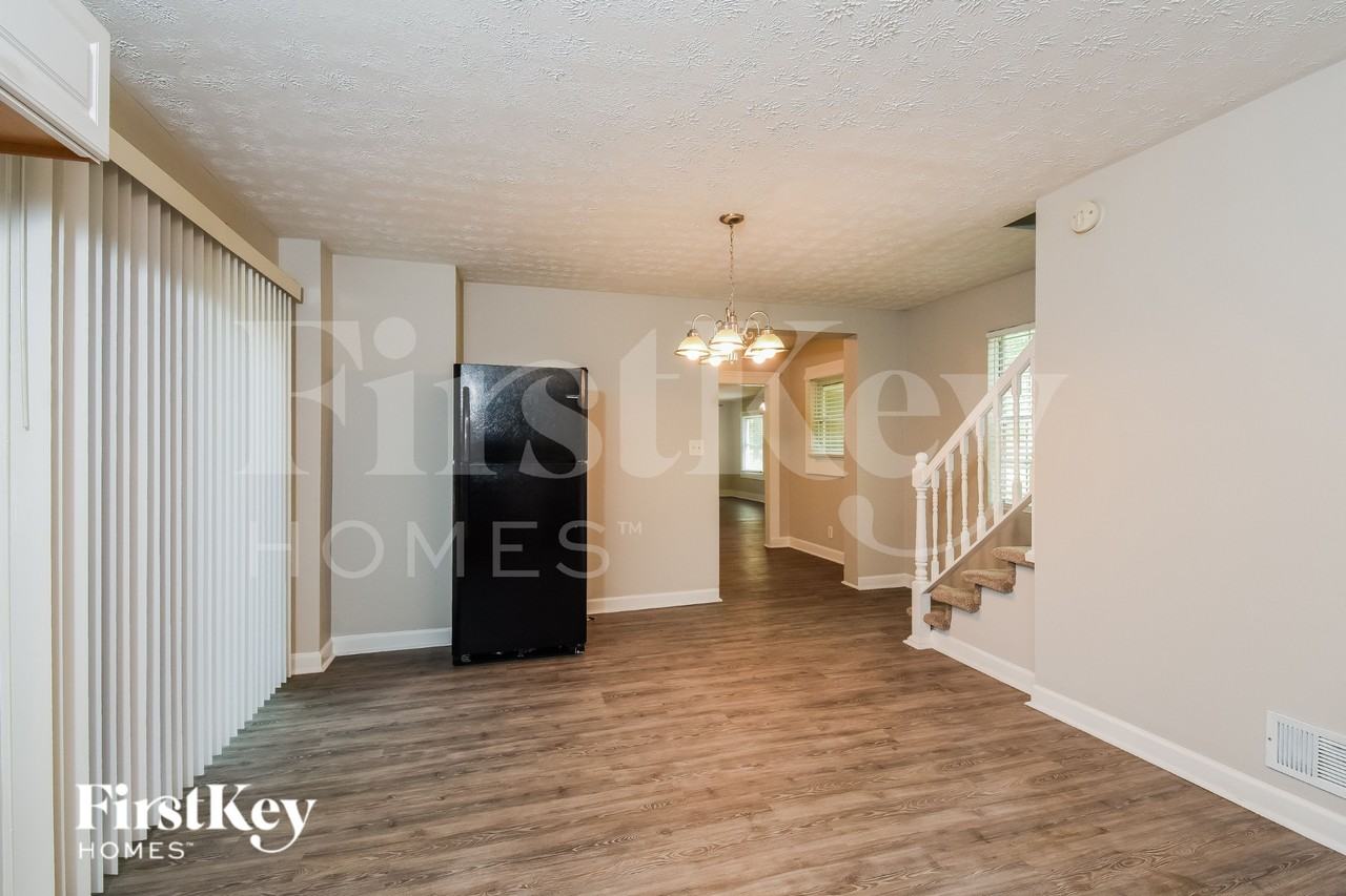5664 Perk St - Photo 5 of 15