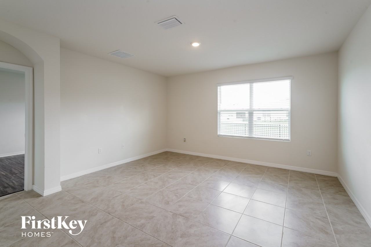 3008 Blakert Ct - Photo 2 of 15