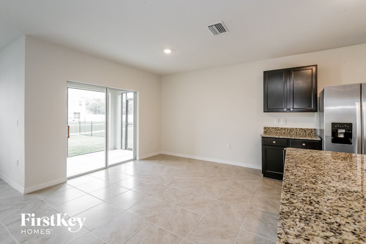 3008 Blakert Ct - Photo 4 of 15
