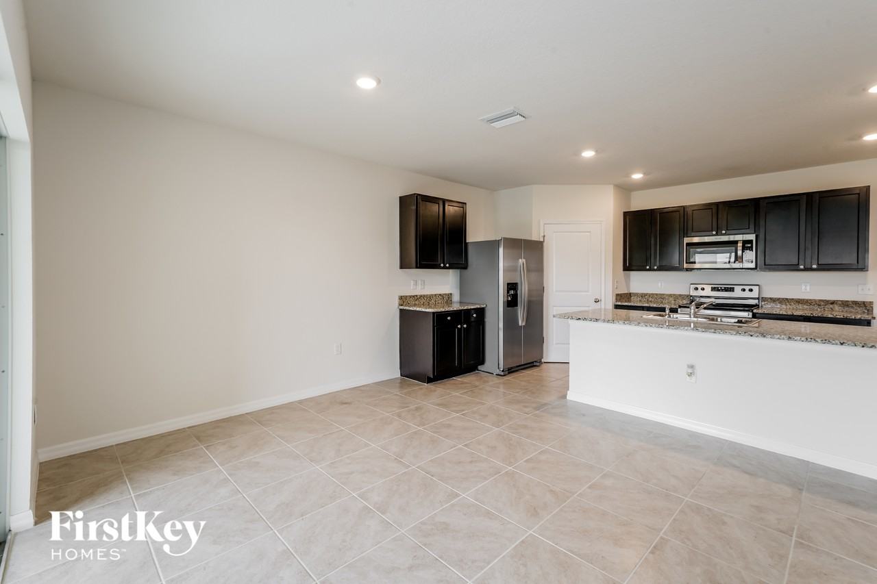 3008 Blakert Ct - Photo 5 of 15