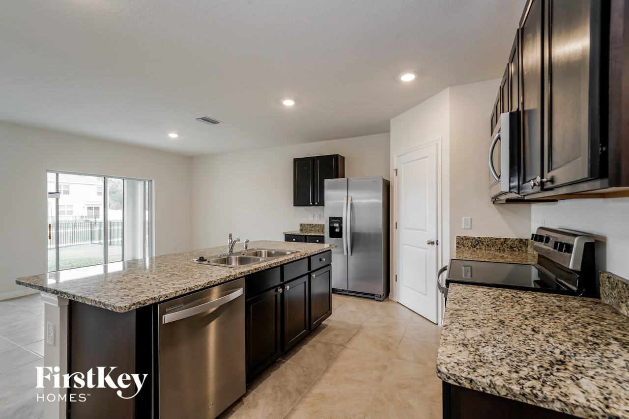 3008 Blakert Ct - Photo 6 of 15