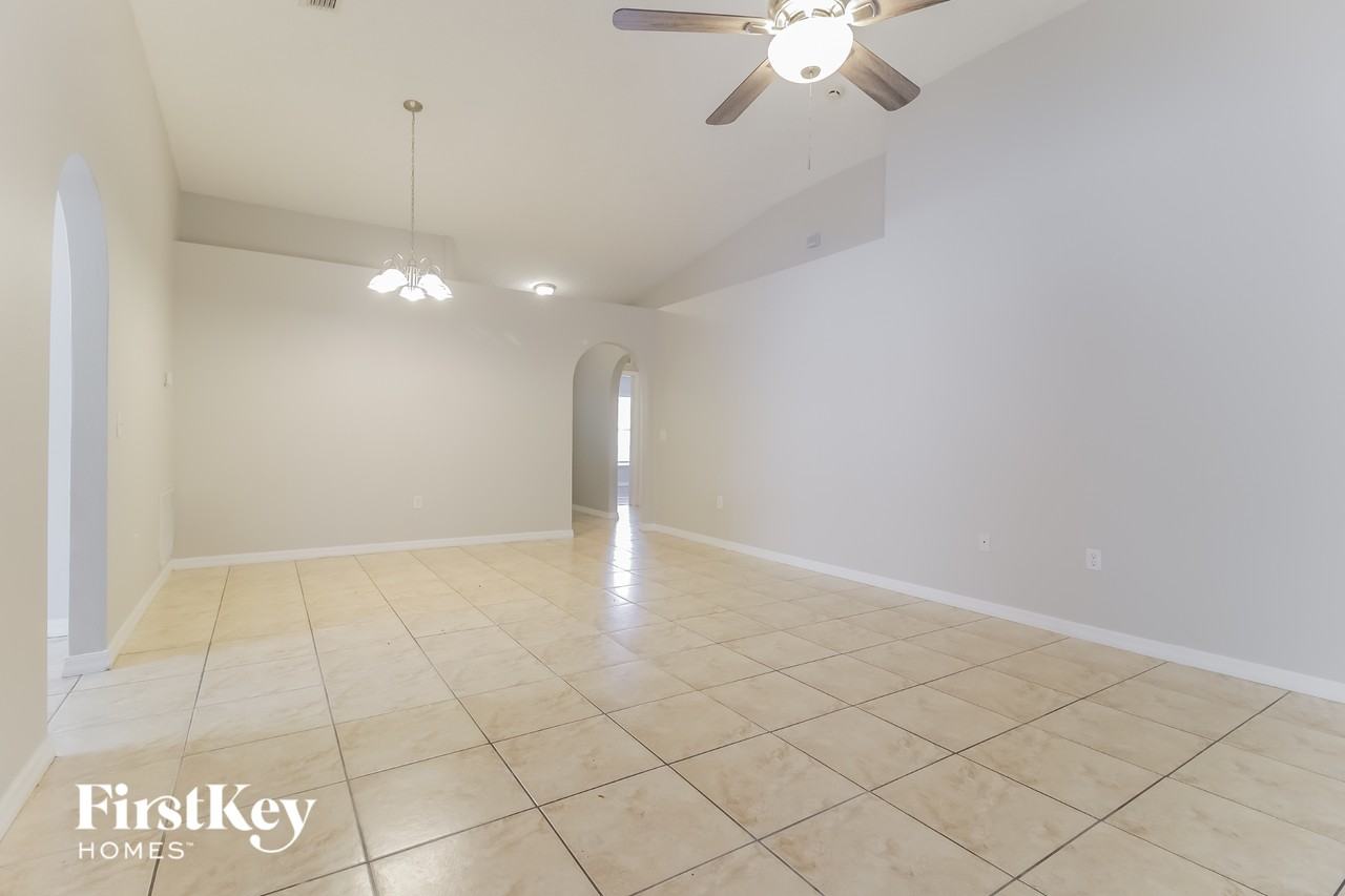 253 Mckay Blvd - Photo 3 of 15