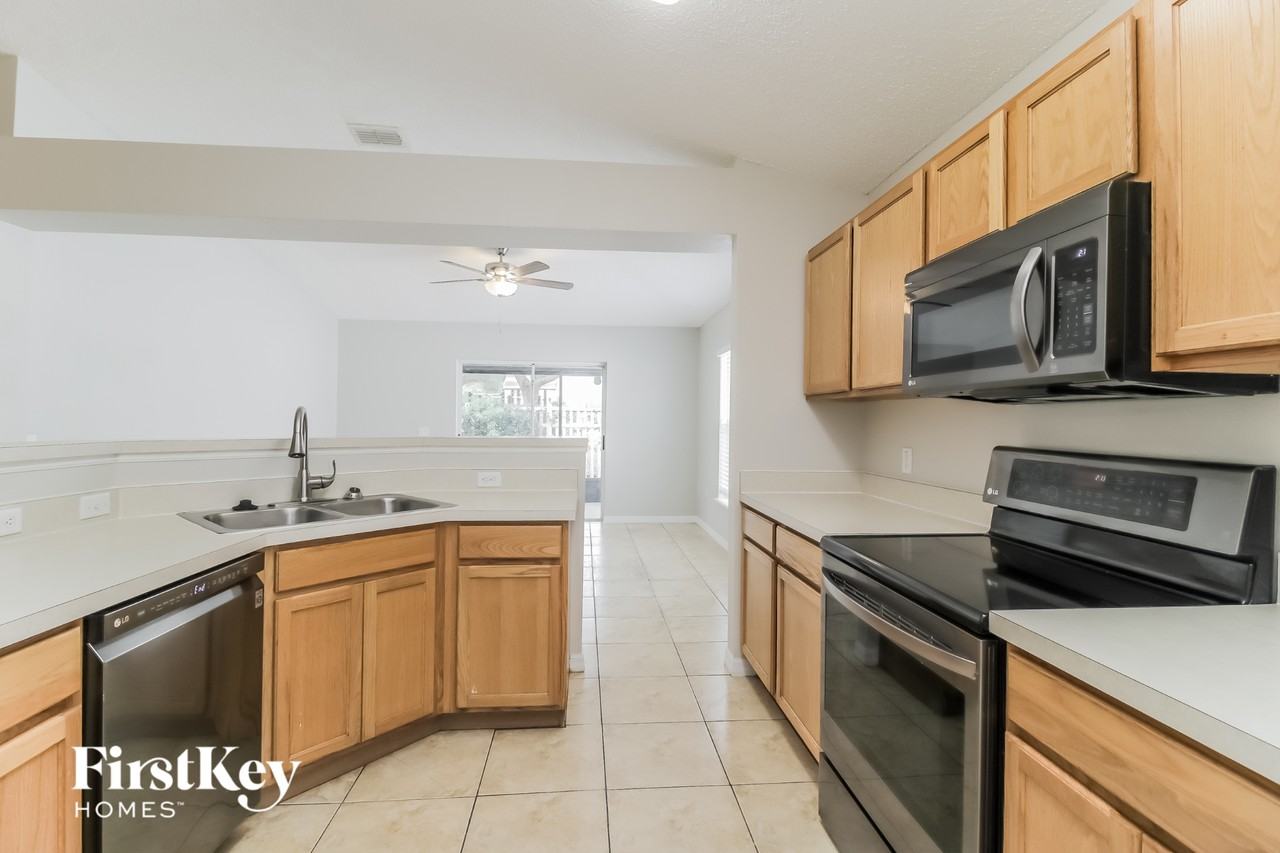 253 Mckay Blvd - Photo 6 of 15