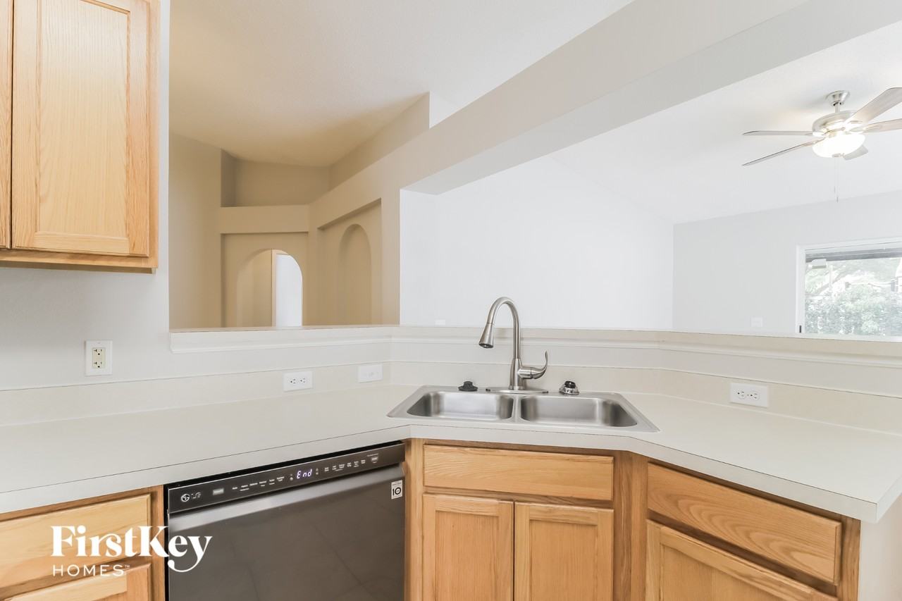 253 Mckay Blvd - Photo 7 of 15