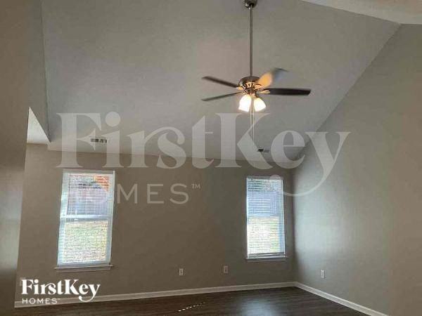 109 W Bank Dr - Photo 2 of 14