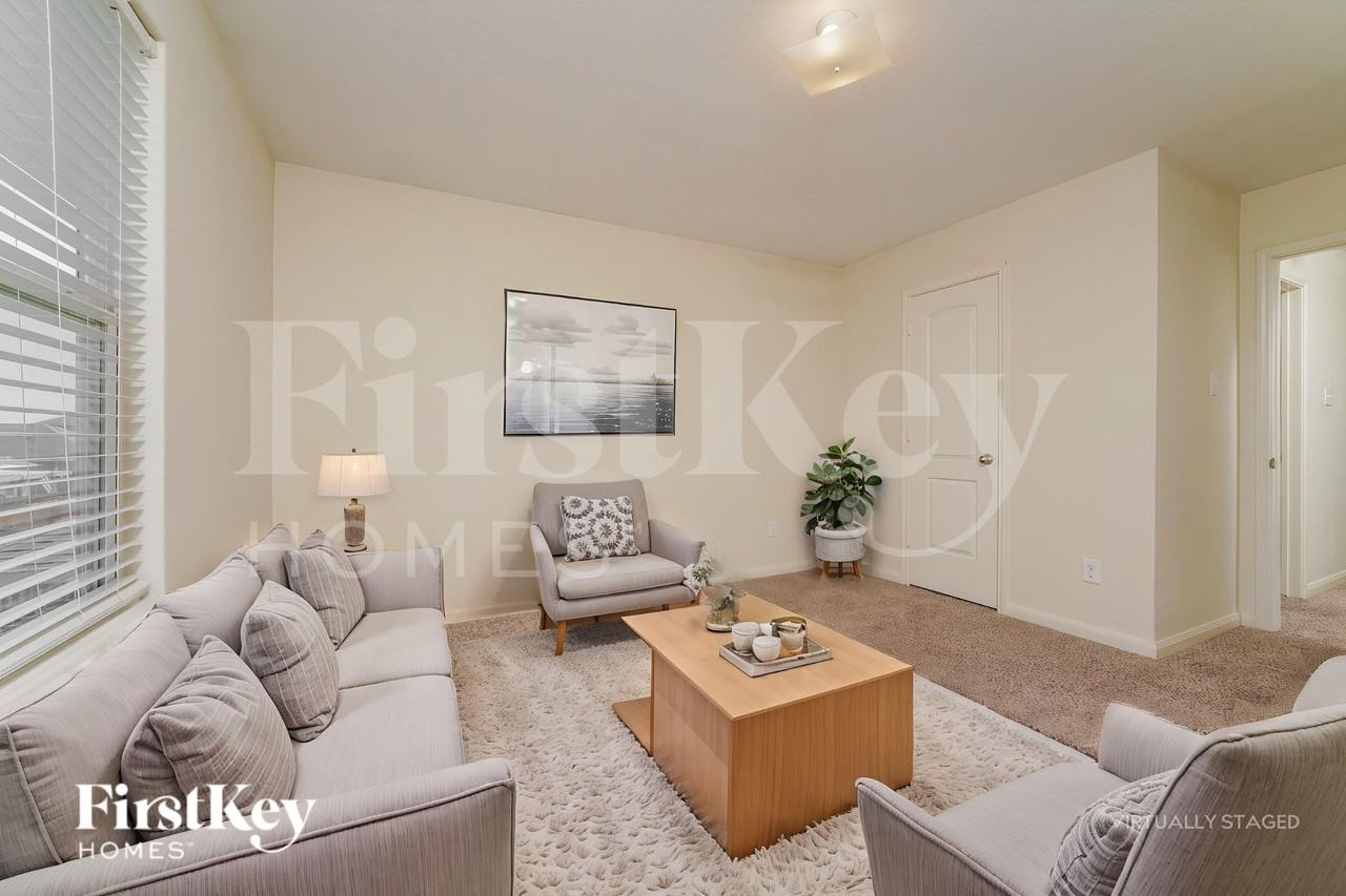 2207 Old Harbor Way - Photo 5 of 20