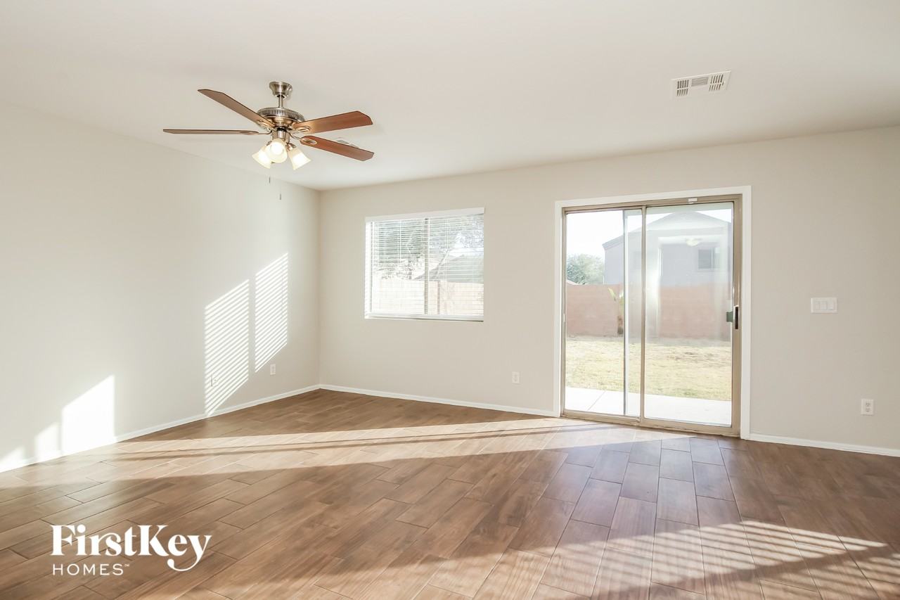 23407 W Pima St - Photo 3 of 15