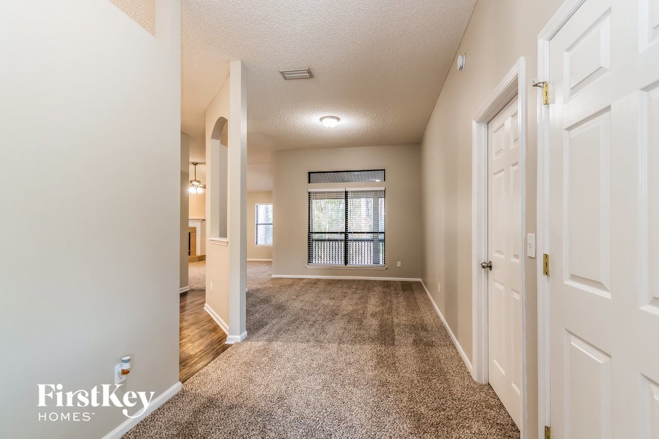 5541 Broadgate Ct - Photo 2 of 15
