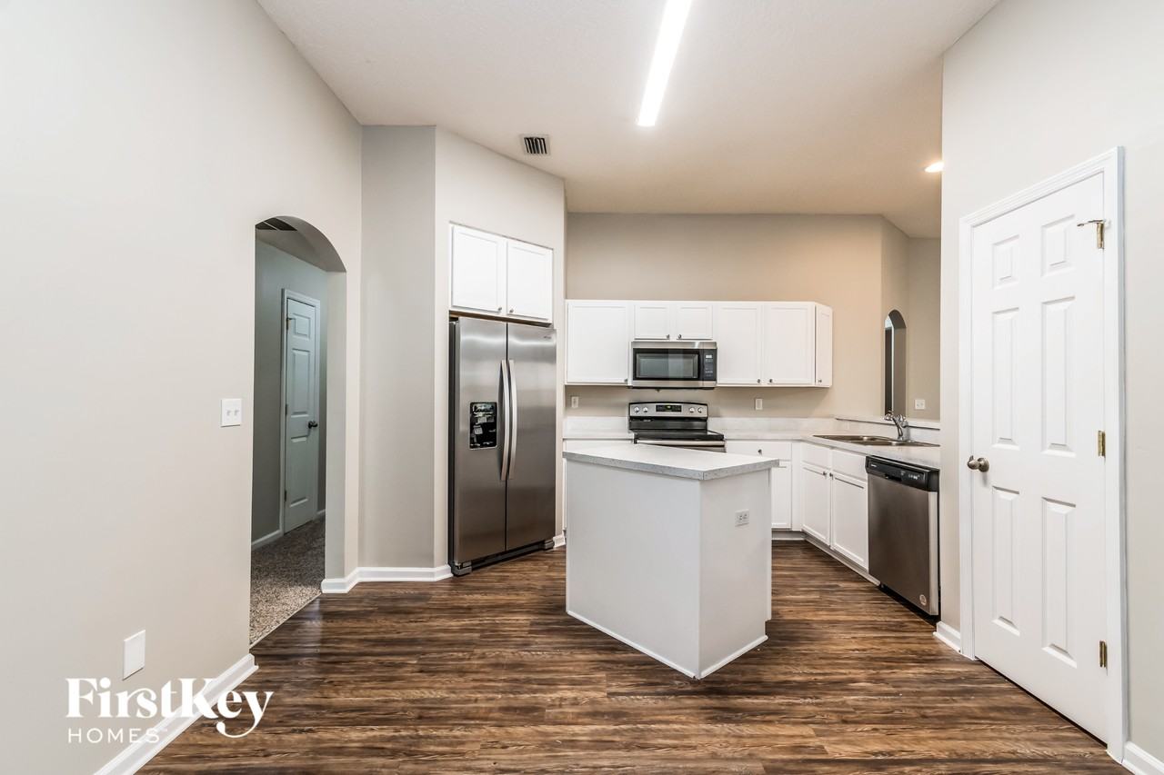 5541 Broadgate Ct - Photo 5 of 15