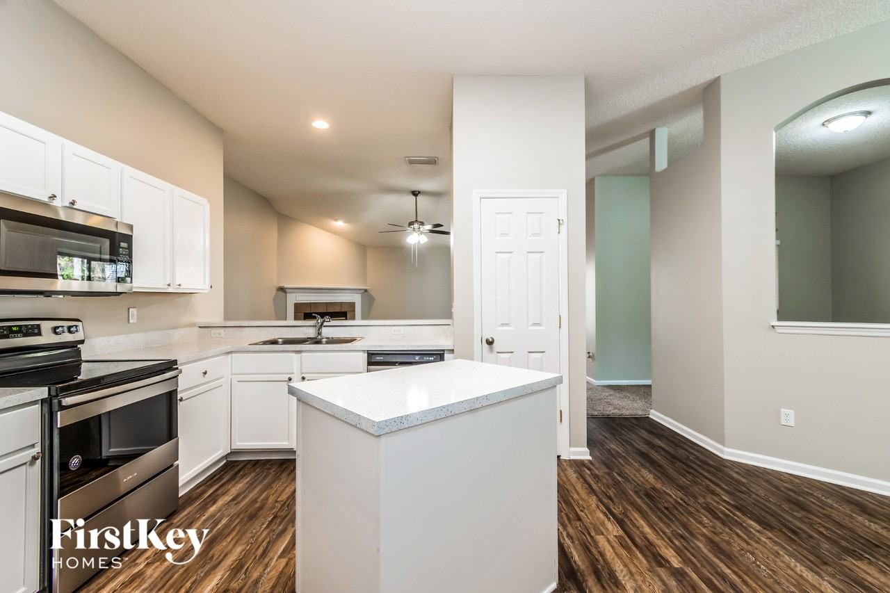 5541 Broadgate Ct - Photo 6 of 15