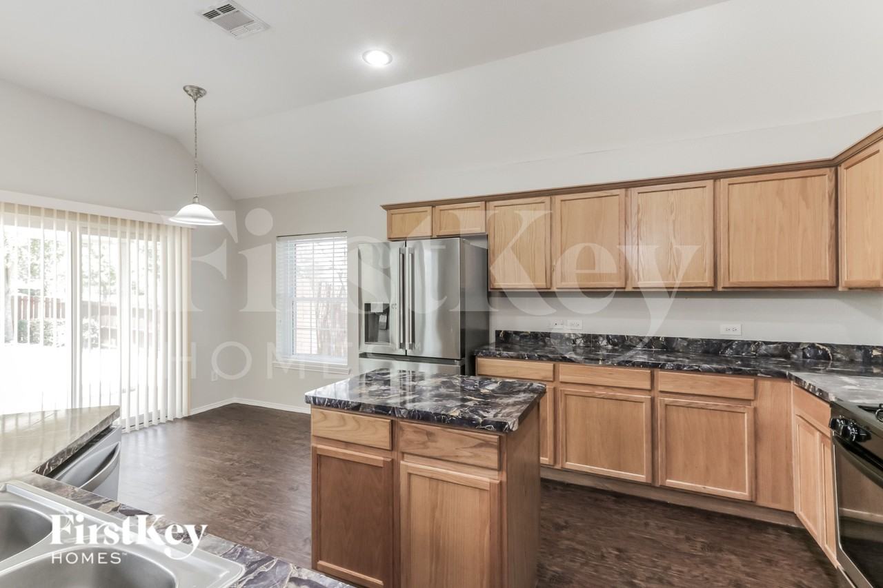 631 Magnolia Ln - Photo 6 of 16