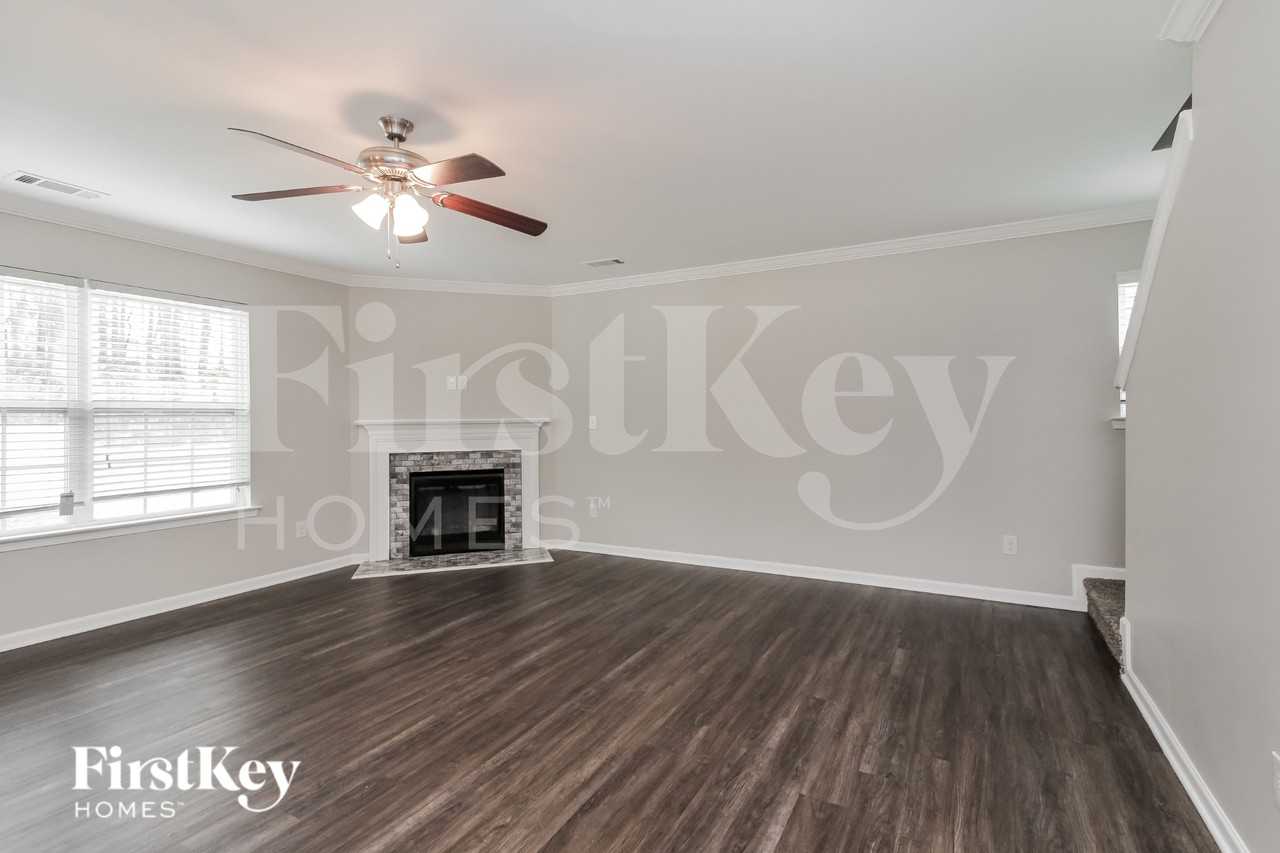 7516 Niccoline Ln - Photo 4 of 15