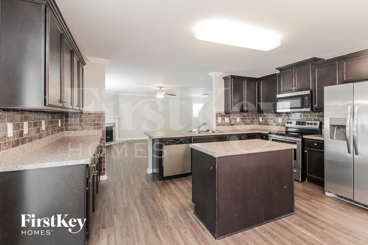 7516 Niccoline Ln - Photo 6 of 15